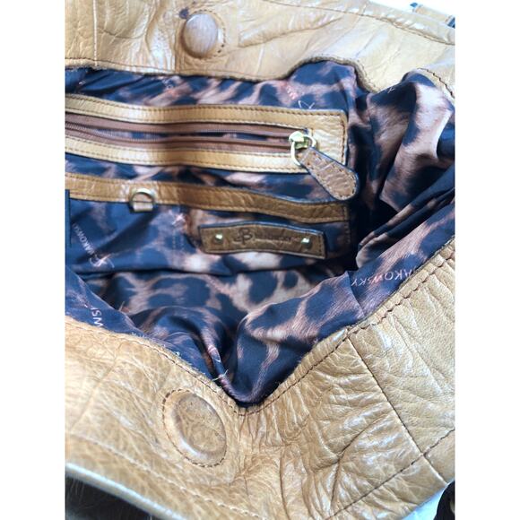 B. Makowsky Heavy Leather Shoulder Boho Handbag Camel Belted Magnetic Closure - Picture 12 of 13